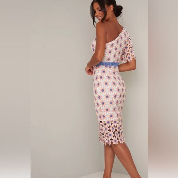 Chi Chi London Winona One Shoulder Crochet Floral Lace Dress White Size 12 NWT - Picture 9 of 15